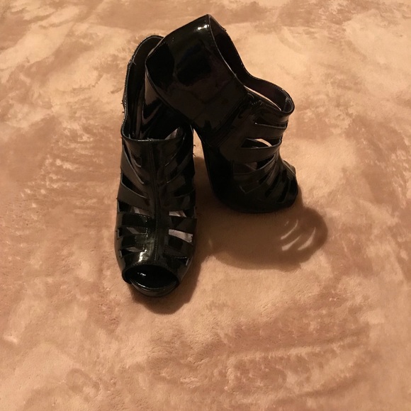 Maurice’s Leather Heels - Picture 2 of 7